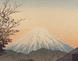 Hasui 巴水: Mount Fuji from Yuimachi at Suruga 駿河由比町