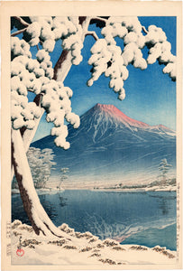 Hasui: Clearing After a Snowfall on Mount Fuji (Taganoura Beach)